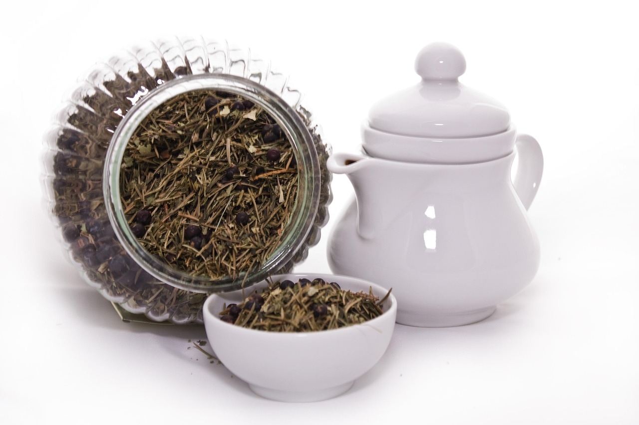 Fegato grasso: la tisana serale che lo depura mentre dormi